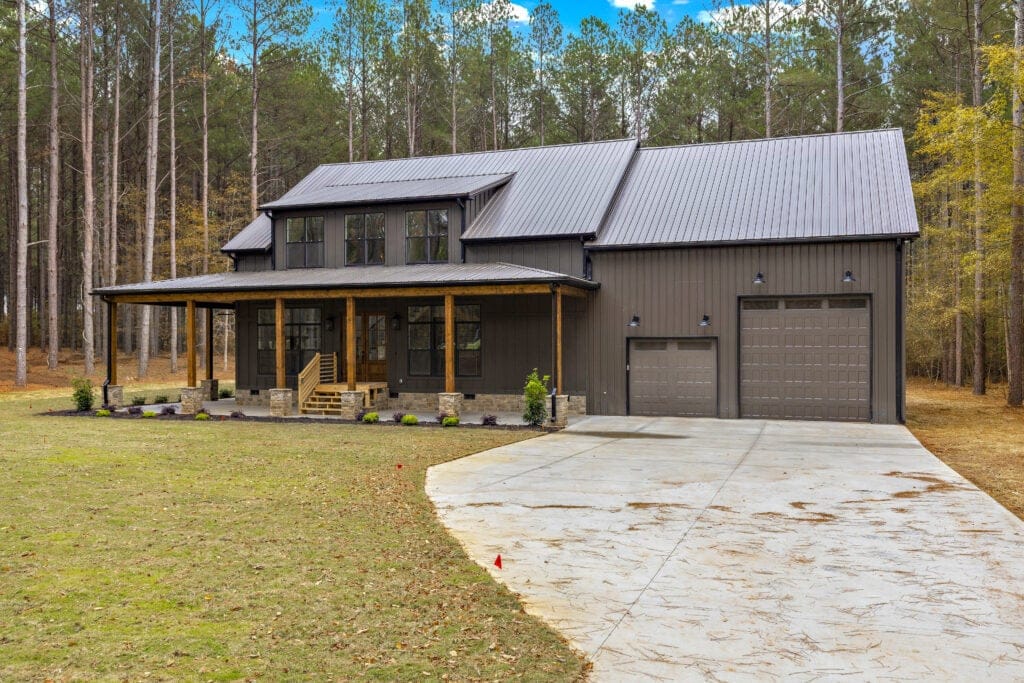 HPZ-22019 Linda 4 bed 3 bath barndominium exterior photograph