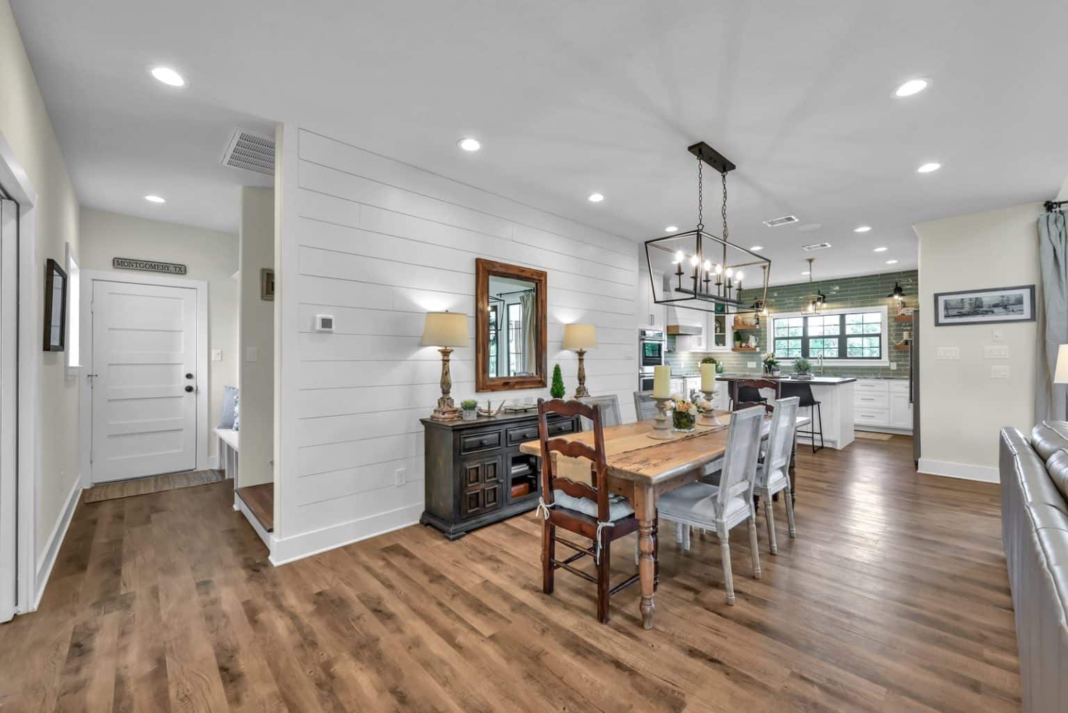 Dobbin LS-42002 barndominium dining room