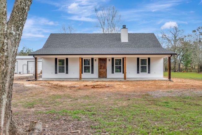 Henry RP-10003 barndominium plan exterior build photo