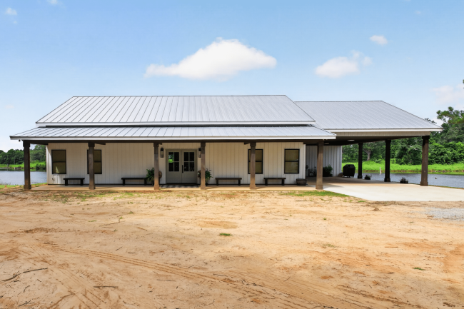 Anna PL-62301-A barndominium home