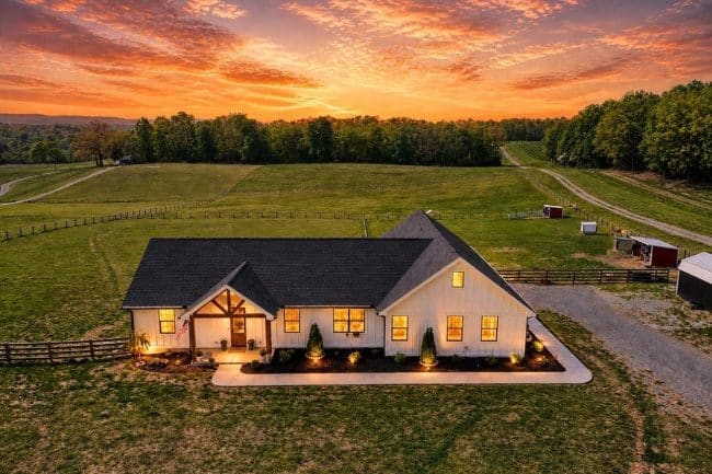 Lucy SV-5602 barndominium sunset